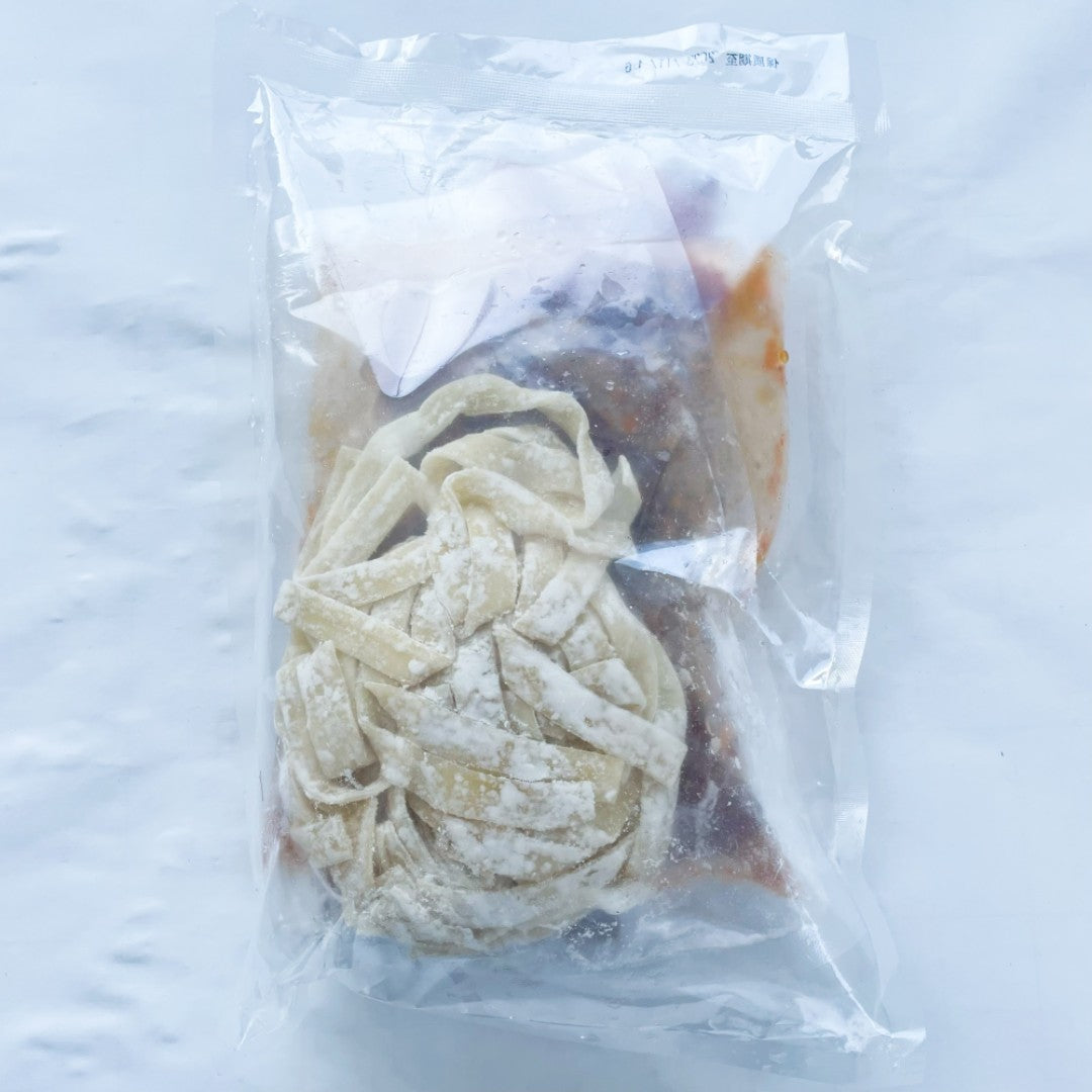 亮哥牛肉面 刀削 約560g 日本国内加工 冷凍品