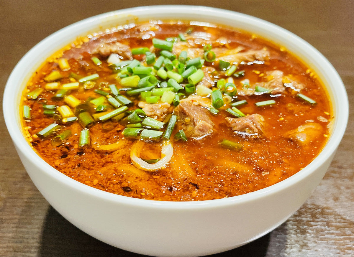 亮哥牛肉面 圓条 日本国内加工 約560g 冷凍品
