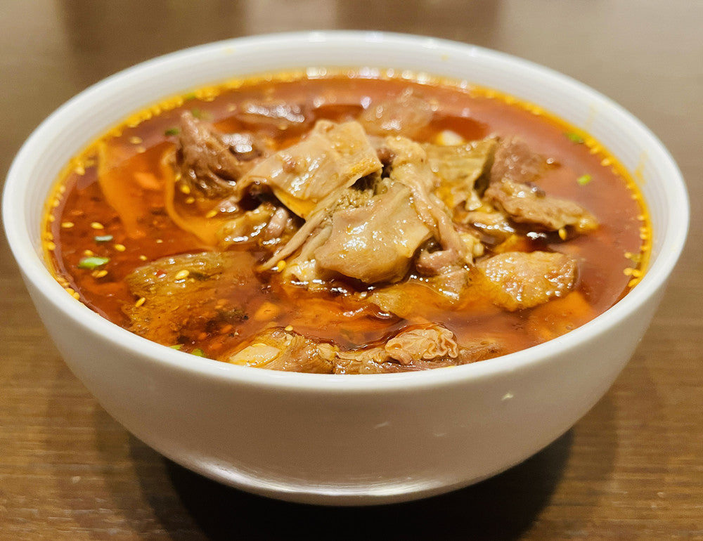 亮哥牛肉面 刀削 約560g 日本国内加工 冷凍品