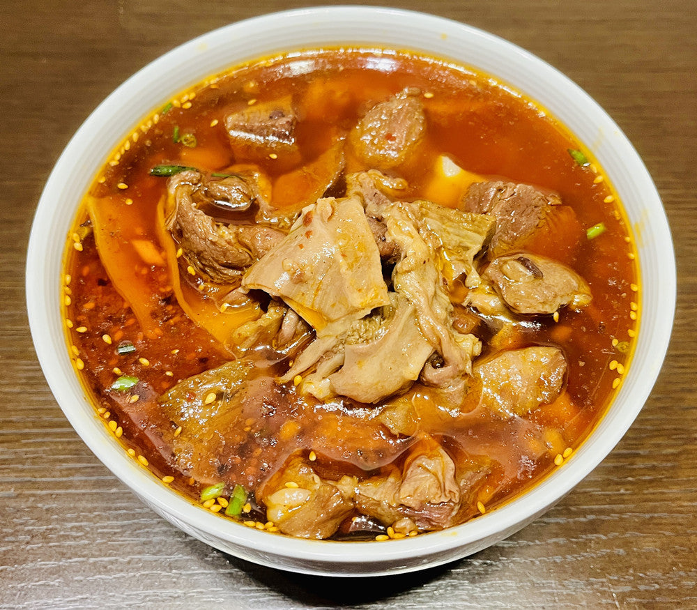 亮哥牛肉面 刀削 約560g 日本国内加工 冷凍品