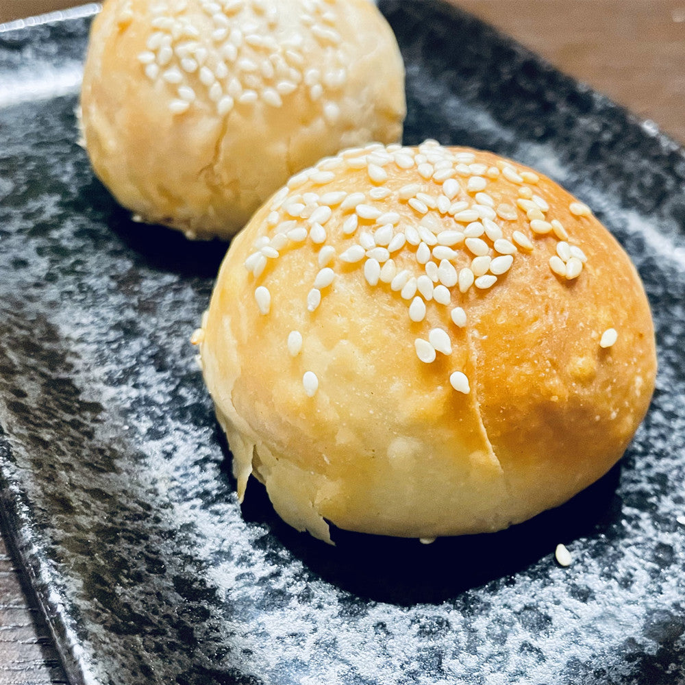 鮮肉月餅 320g 冷蔵保质期1个月 现做到货不及时,尽量半个月内吃完,加热即食,酥皮会有破损情况。加热15秒。日本国内加工