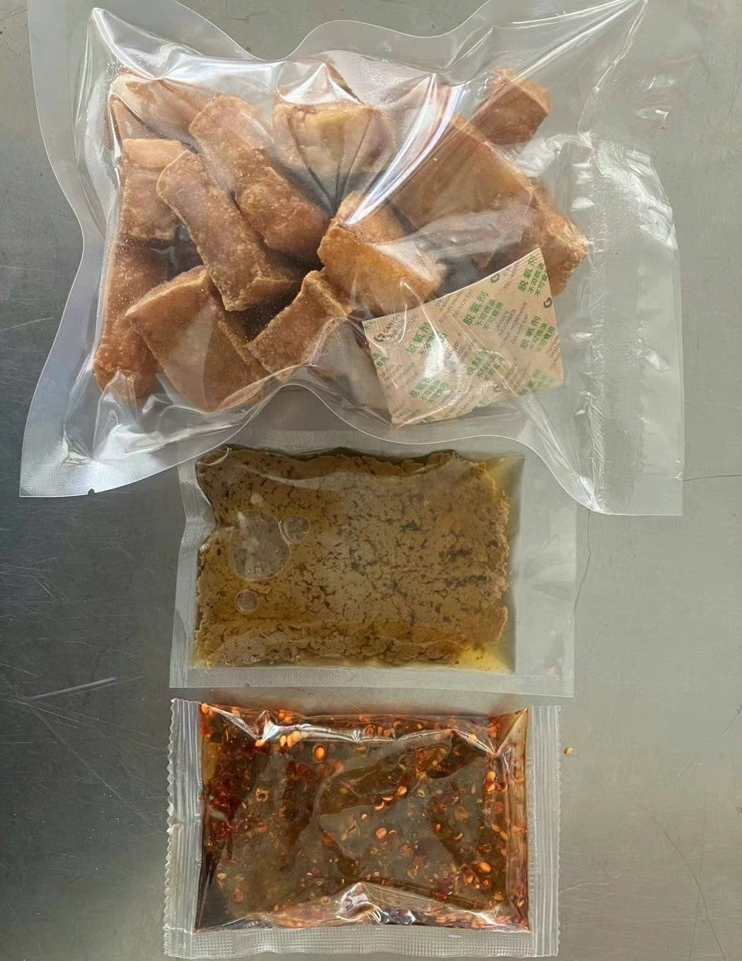亮哥 臭豆腐 約230g 日本国内加工
