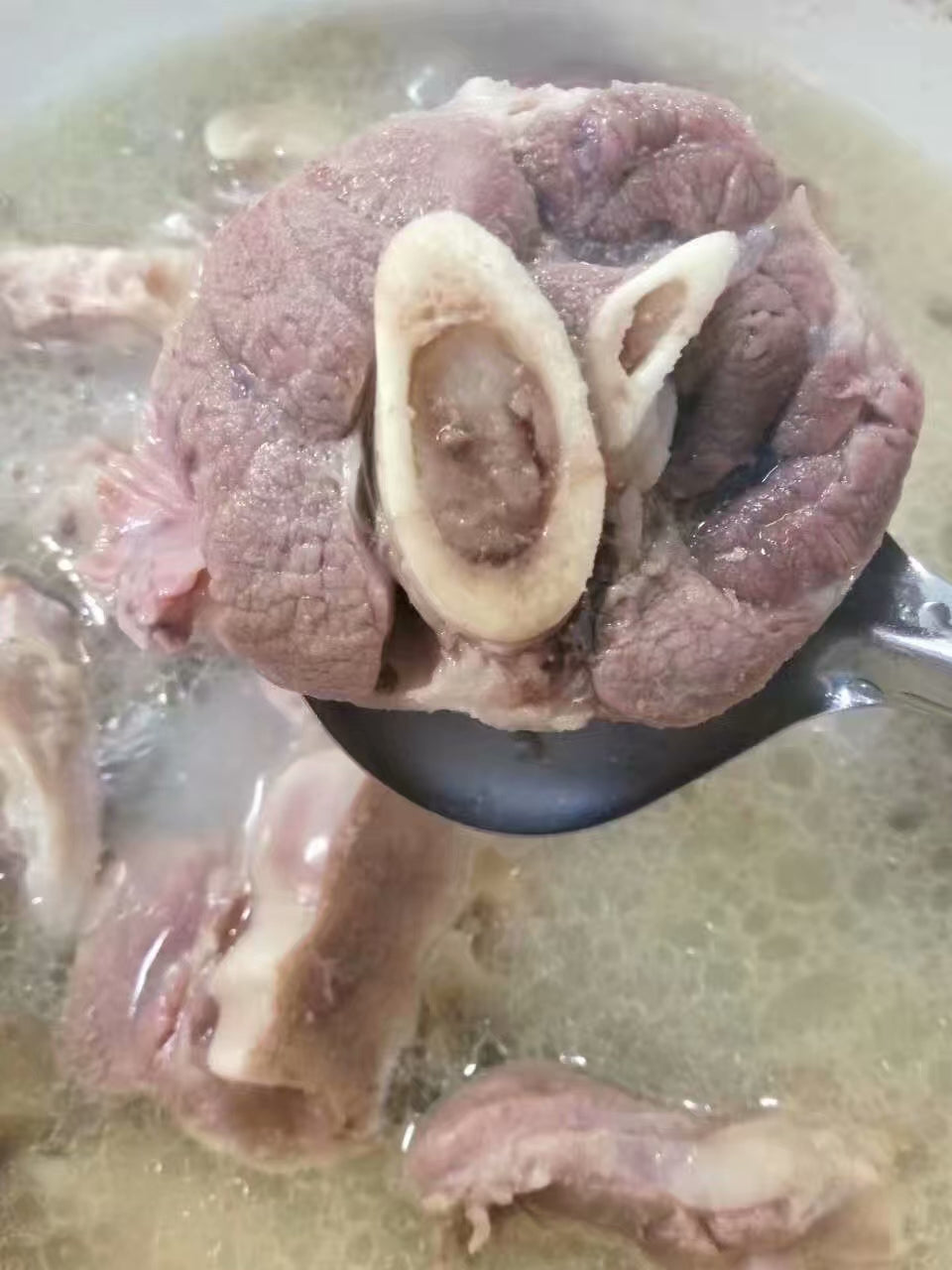 羊腿肉 800g (切块小羊腿肉)羊前腿カット 澳大利亜産 冷凍品