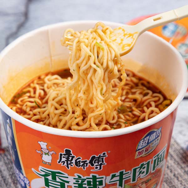 康師傅香辣牛肉面 (カップ)桶装108g