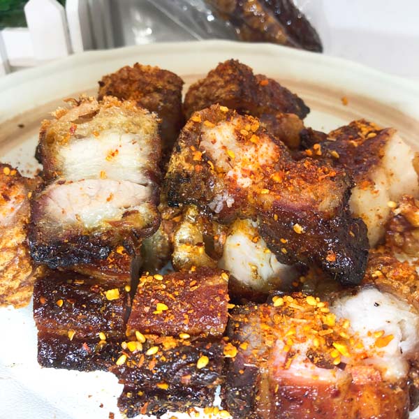 脆皮五花肉 100g 每块大小不一样 按照实际重量称的 80g到380g之间 日本国内加工