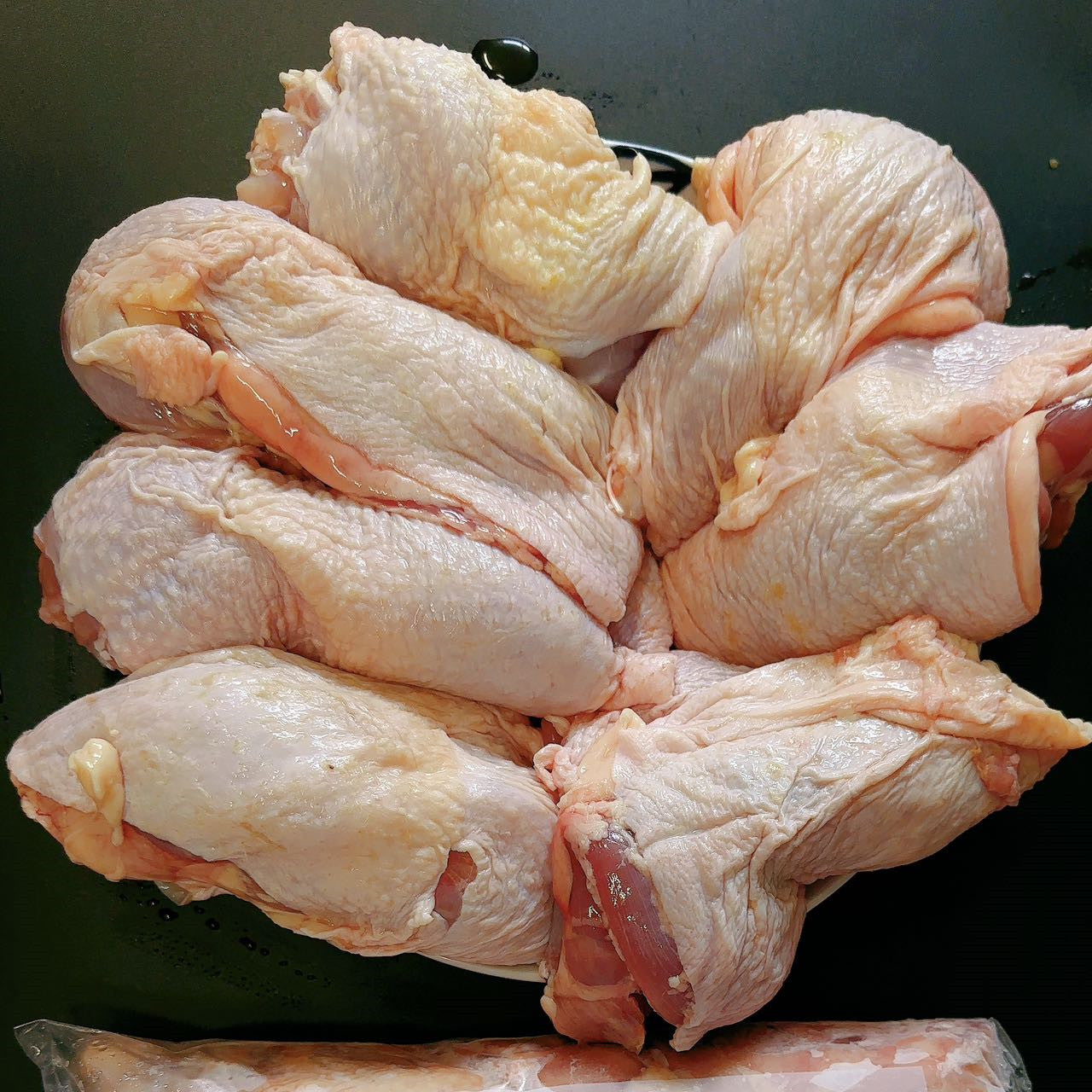 鶏モモ肉（鶏腿肉）無骨  2kg 原价1943円  巴西産 冷凍品